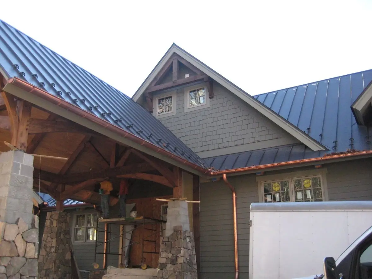 Craftsman Roofing team delivering quality roofing work in Stratfield